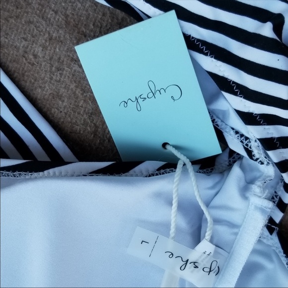 Cupshe B&W Swimsuit - Picture 5 of 7